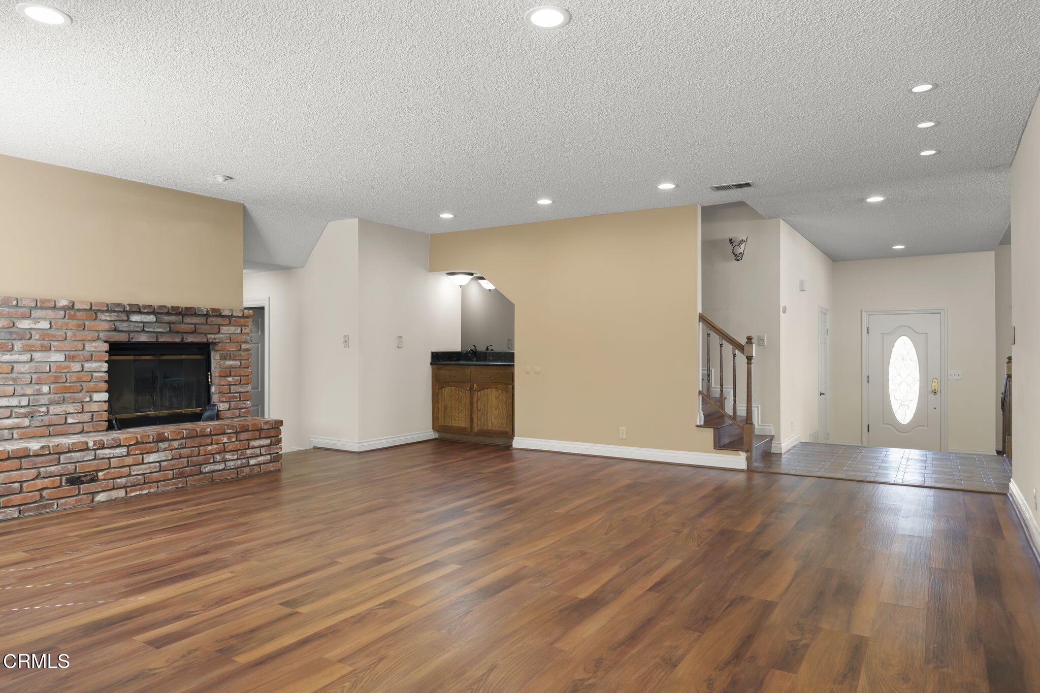 2220 Devonshire Drive Oxnard, CA 93030 - Photo 12 of 35 Living Room