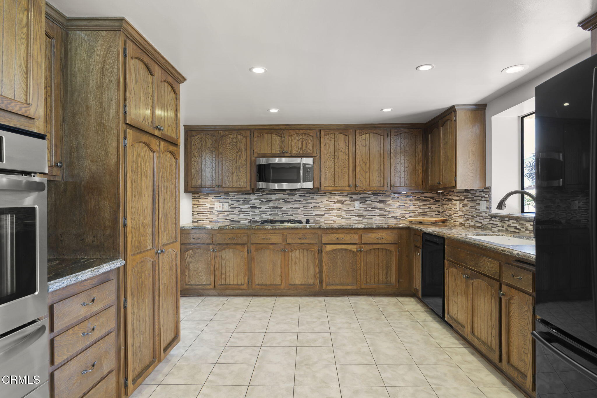 2220 Devonshire Drive Oxnard, CA 93030 - Photo 13 of 35 Kitchen