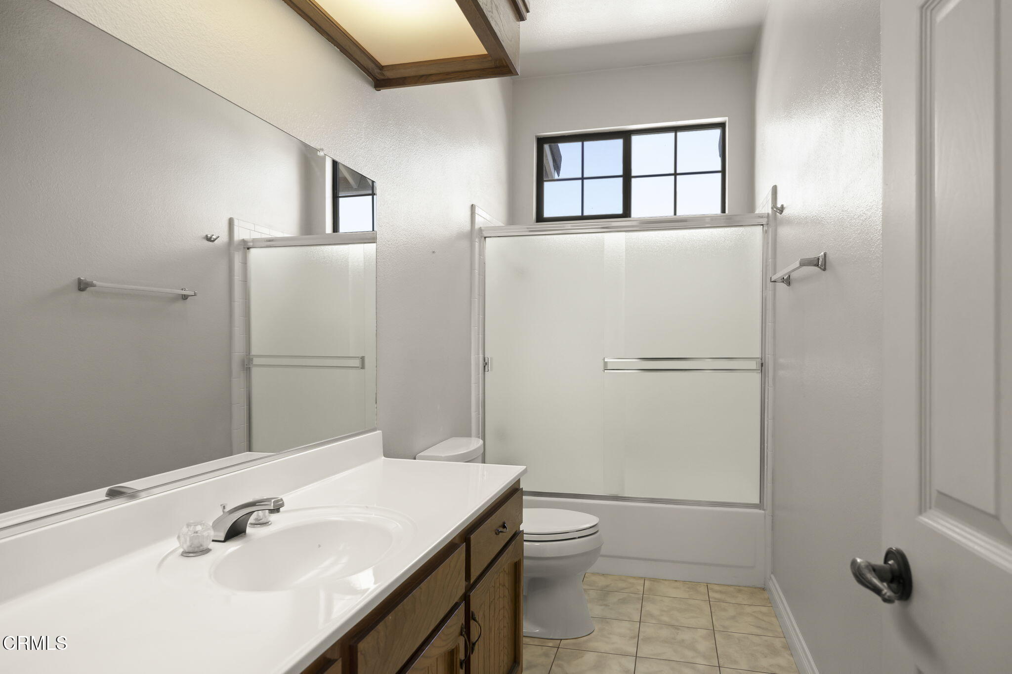 2220 Devonshire Drive Oxnard, CA 93030 - Photo 26 of 35 2nd bathroom