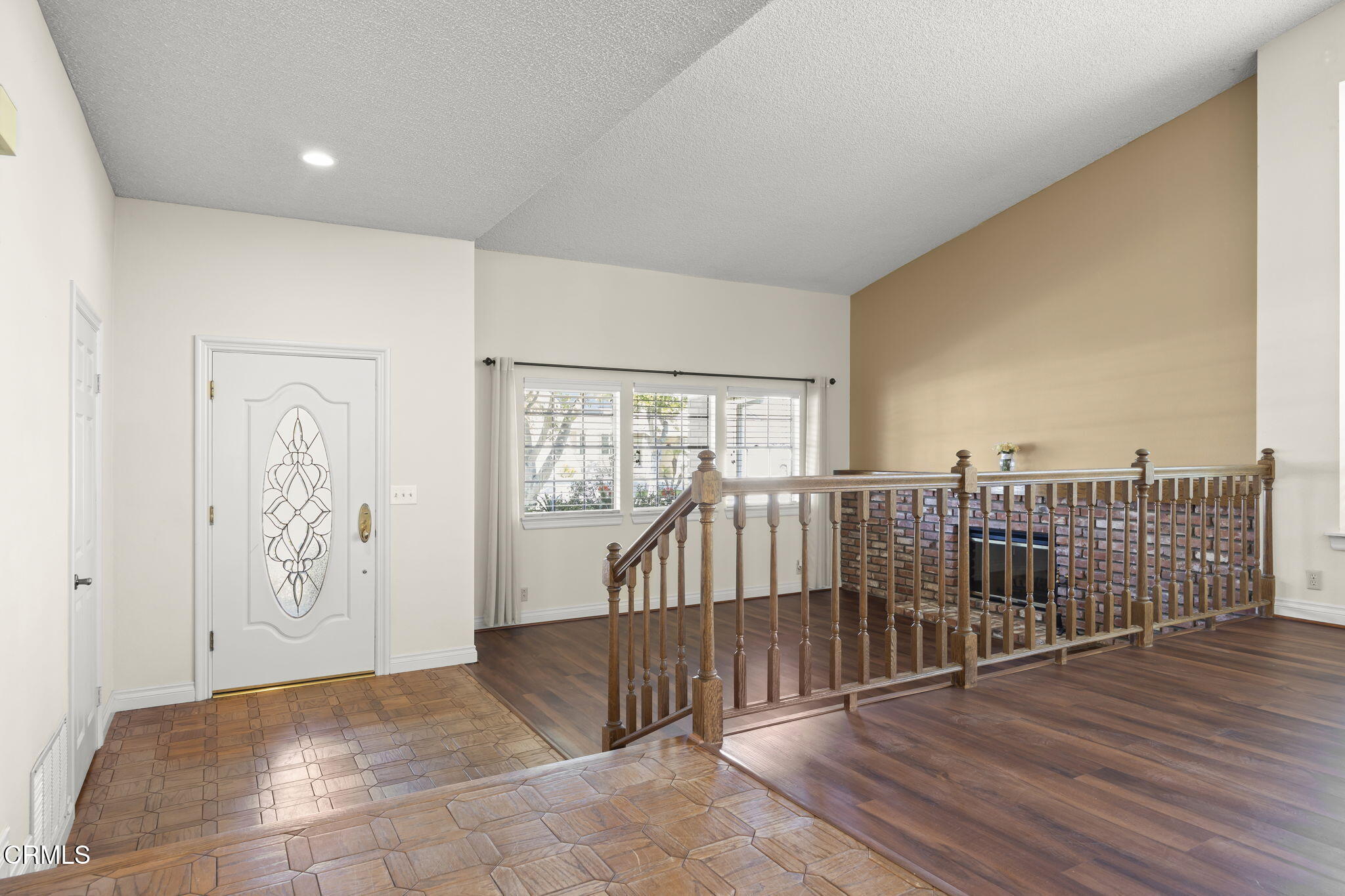 2220 Devonshire Drive Oxnard, CA 93030 - Photo 6 of 35 Front door entry area