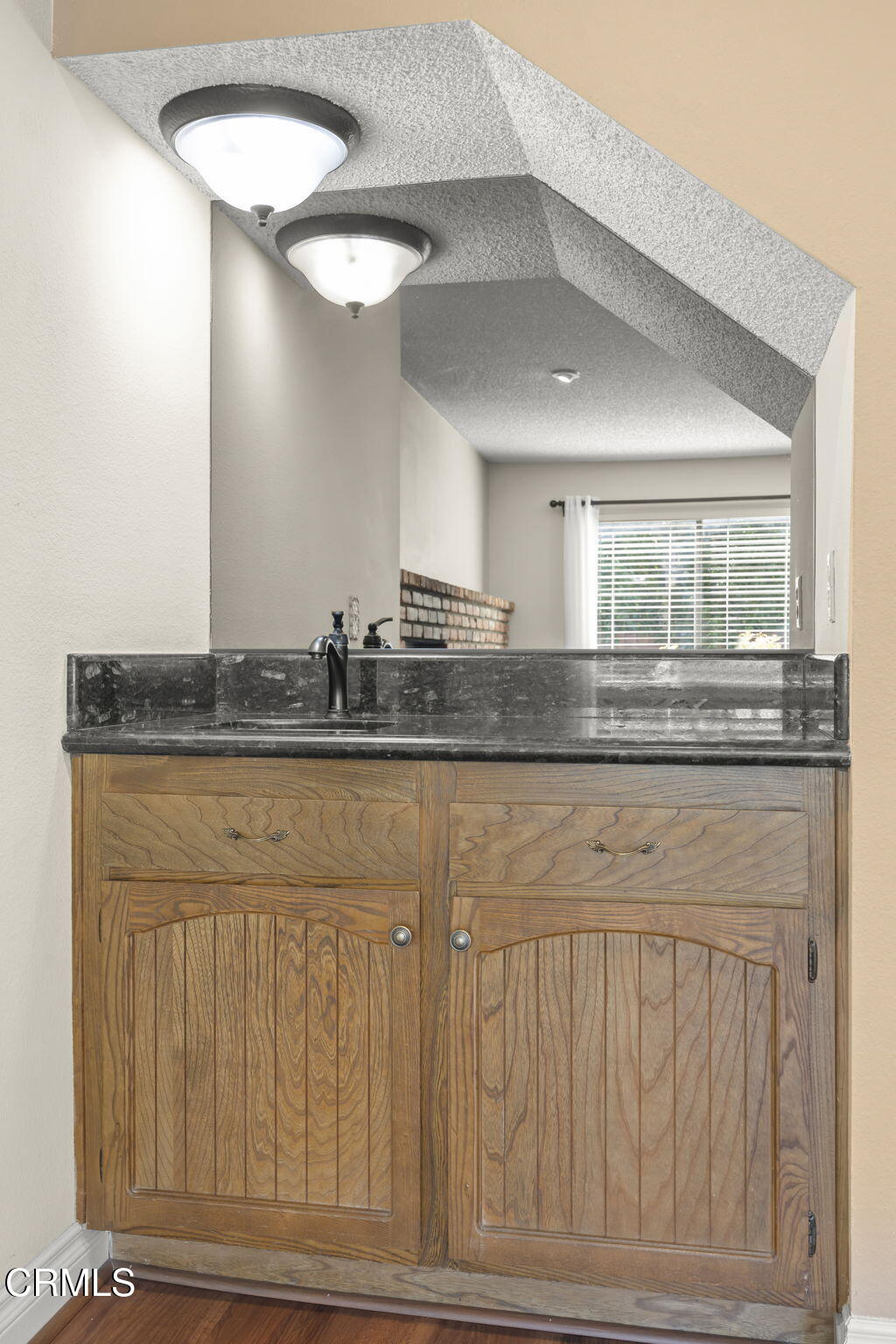 2220 Devonshire Drive Oxnard, CA 93030 - Photo 9 of 35 Wet Bar