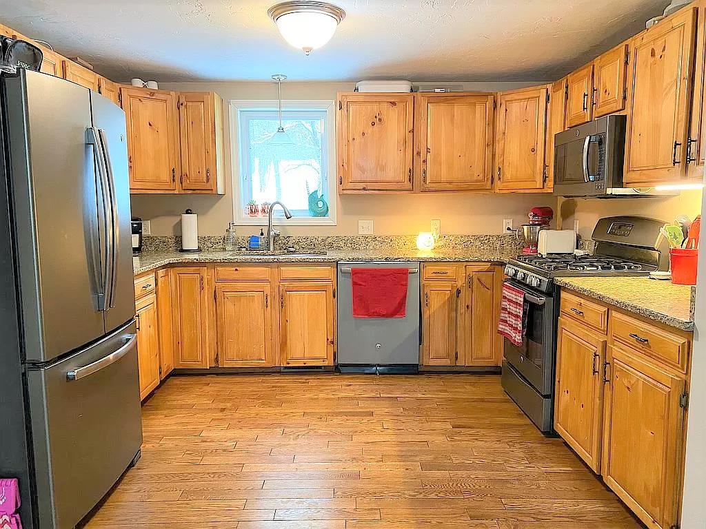 243 Hinman Road Glover, VT 05839 - Photo 17 of 40