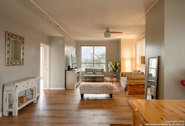 $3,200 | 1 Towers Park Lane, Unit 212, San Antonio, TX 78209