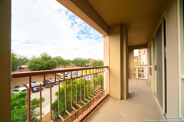 $3,200 | 1 Towers Park Lane, Unit 212, San Antonio, TX 78209