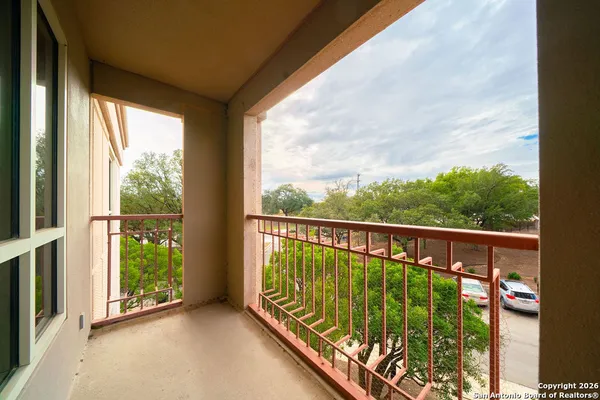 $3,200 | 1 Towers Park Lane, Unit 212, San Antonio, TX 78209