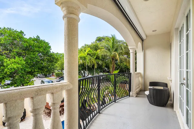 a view of a yard with patio