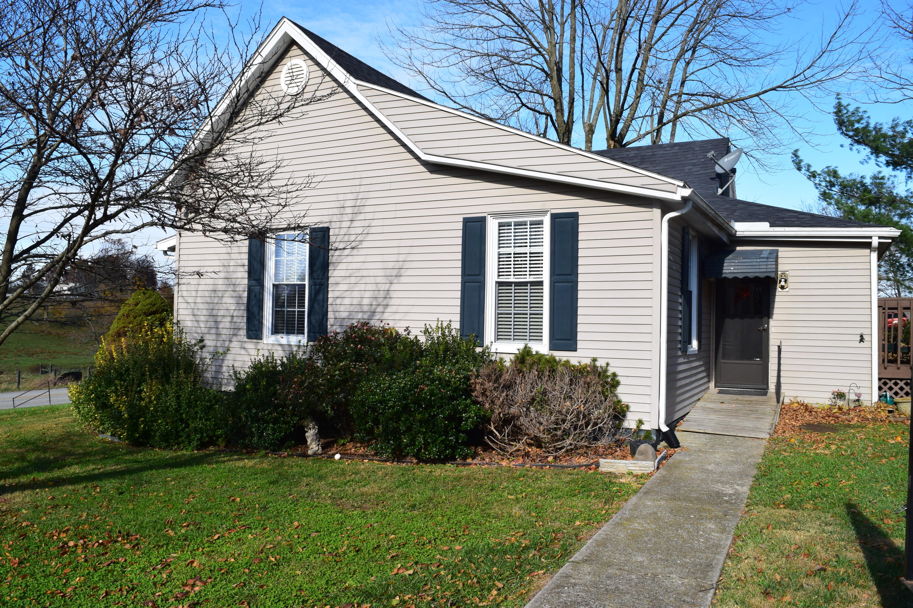 403 Perryville Road Springfield, KY 40069 - Photo 14 of 39 DSC_0281