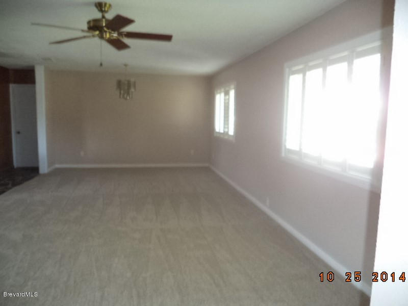 841 Egret Road Cocoa, FL 32926 - Photo 22 of 31 841 Living rm