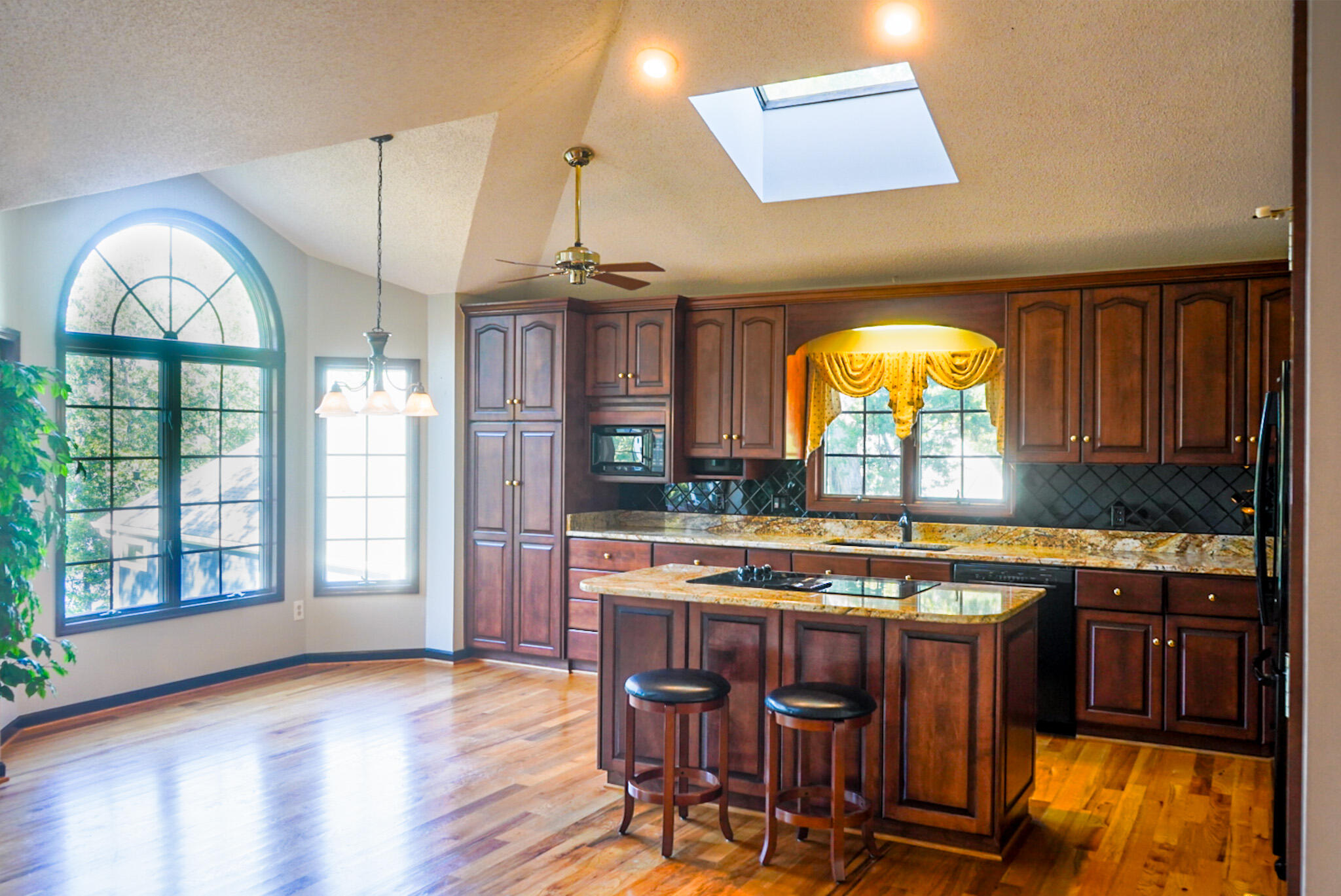 409 Serenity Cove McCormick, SC 29835 - Photo 32 of 65 kitchen