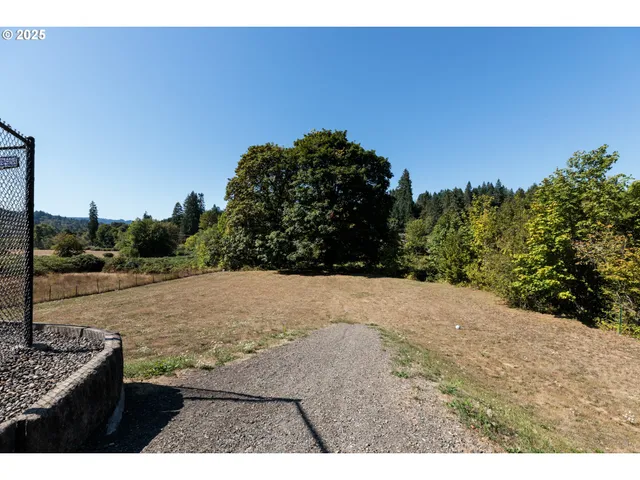 a view of a outdoor space