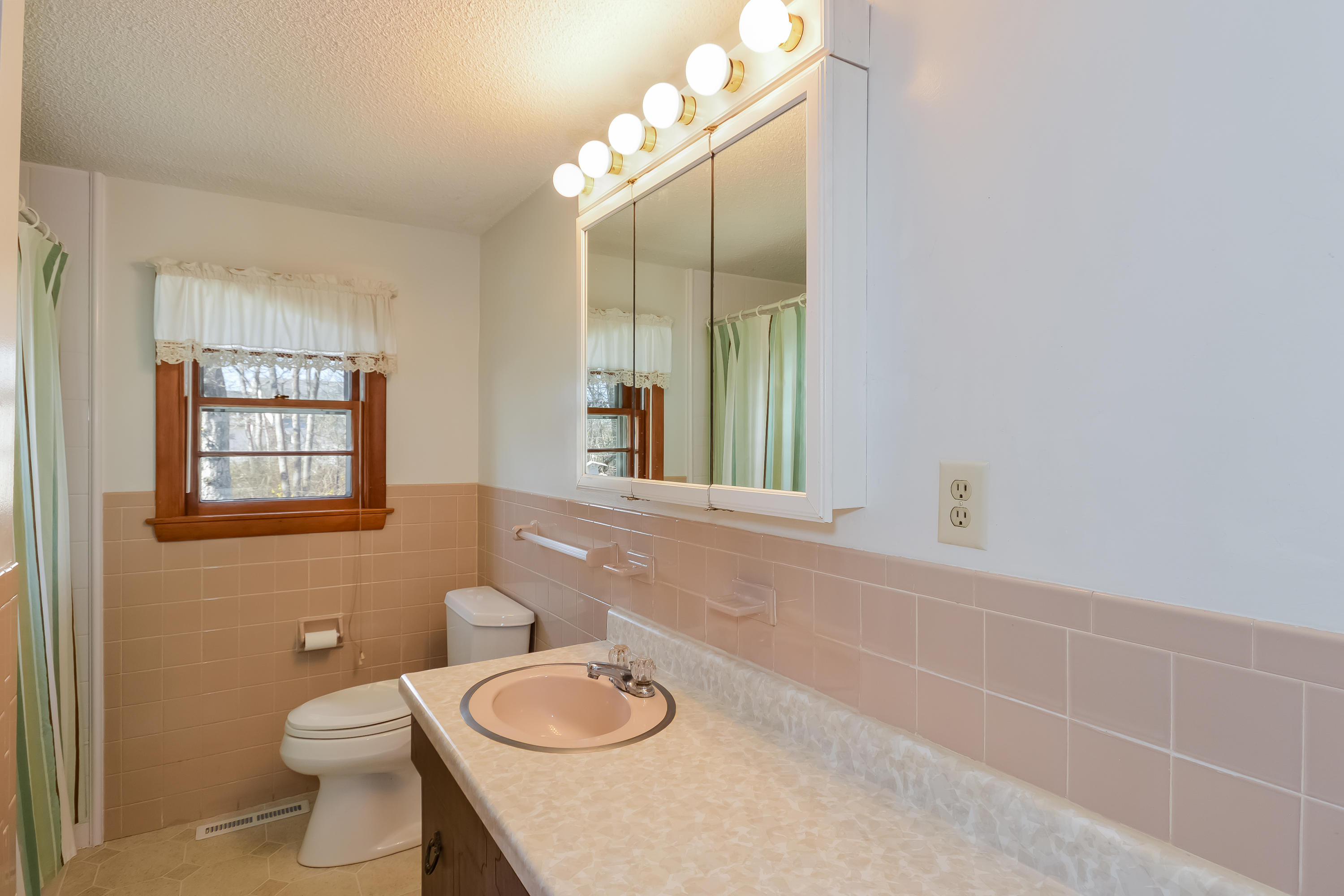 54 Alma Road Falmouth, MA 02540 - Photo 18 of 31 019-Bathroom-5627313-large