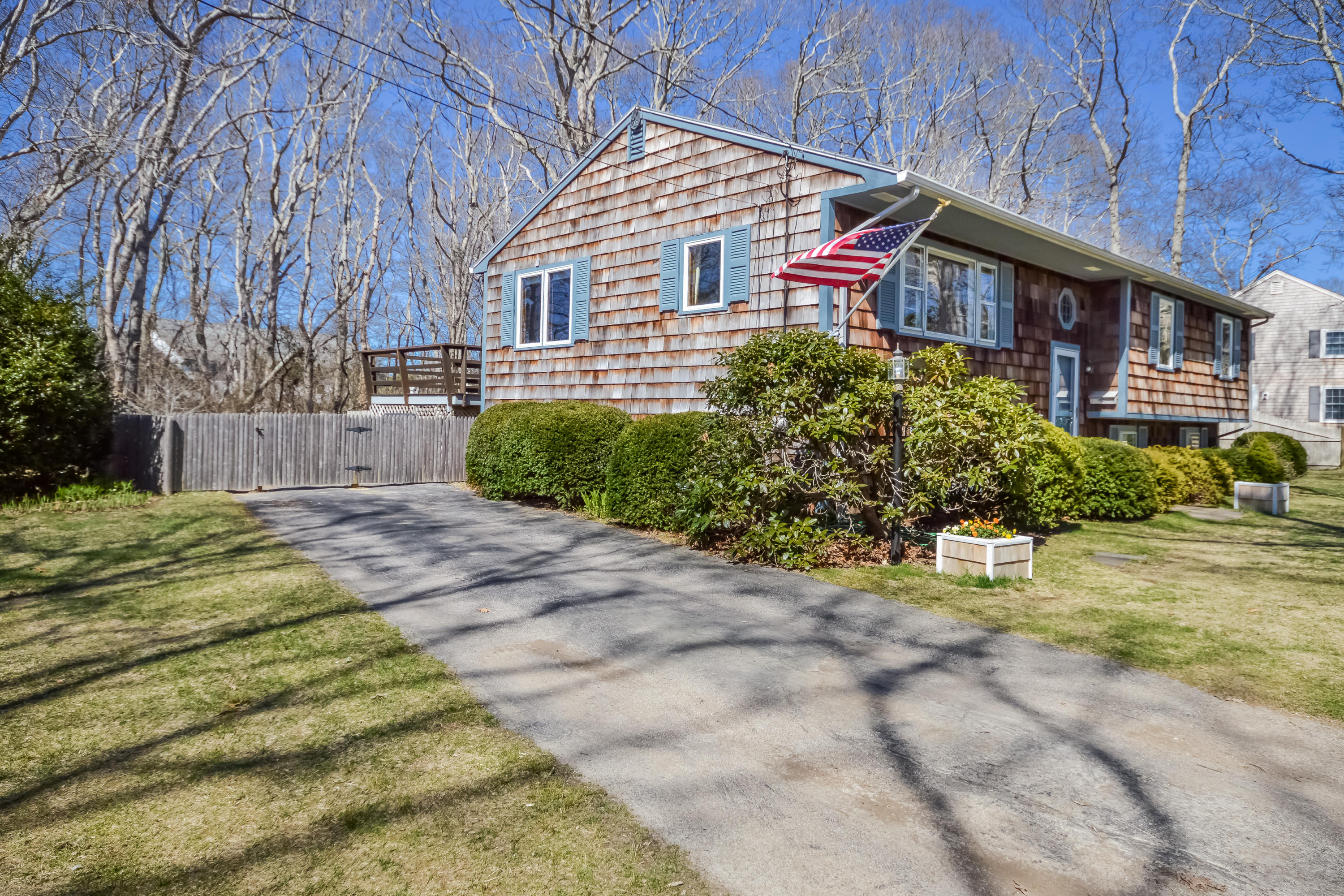 003-Front_View-5627290-large