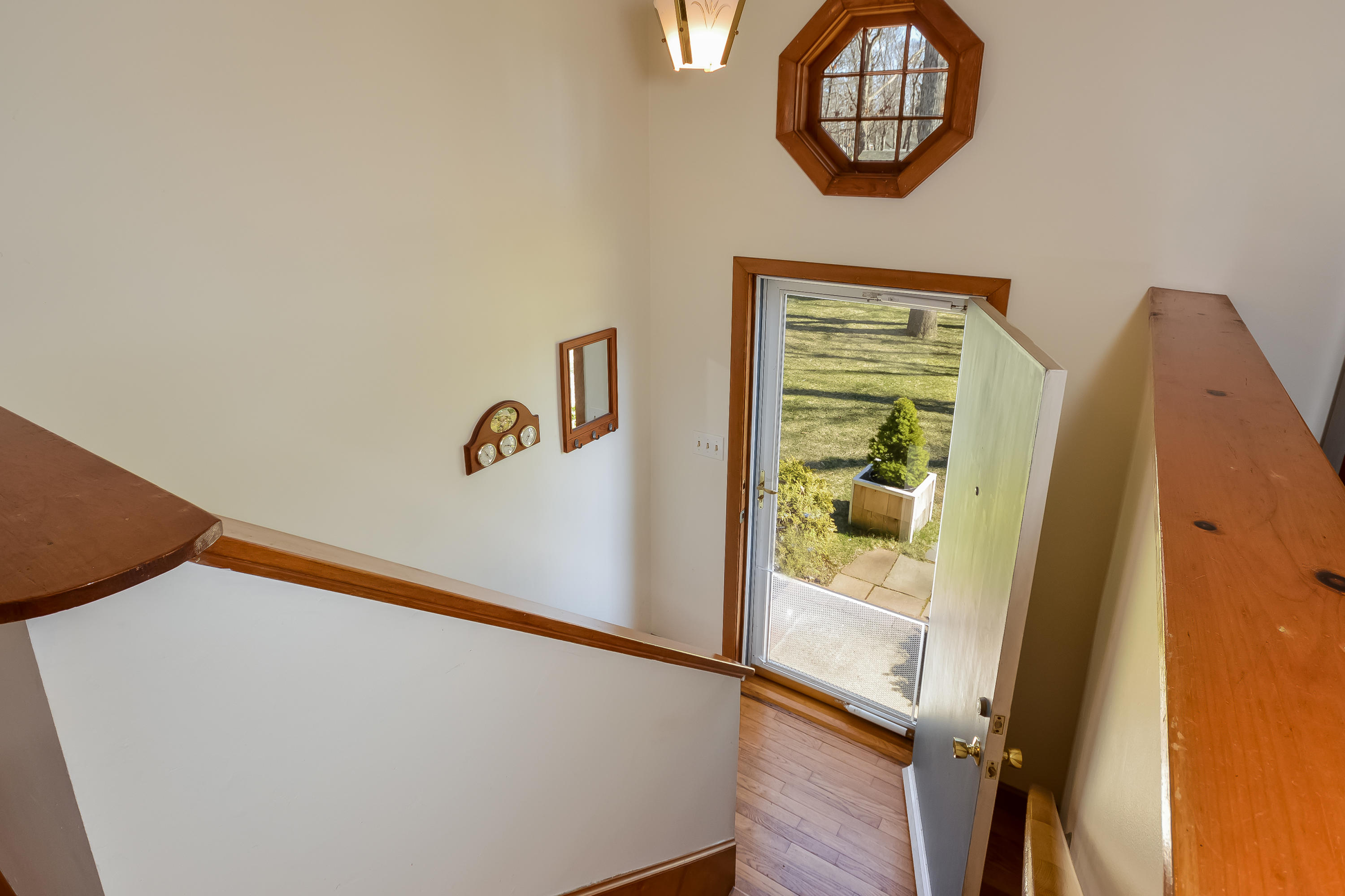 006-Foyer-5627312-large
