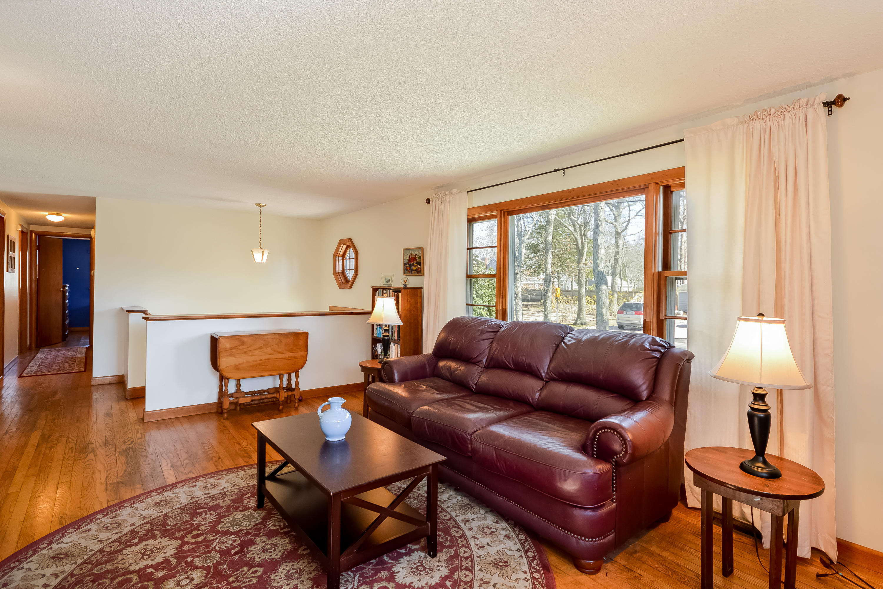 008-Living_Room-5627314-large