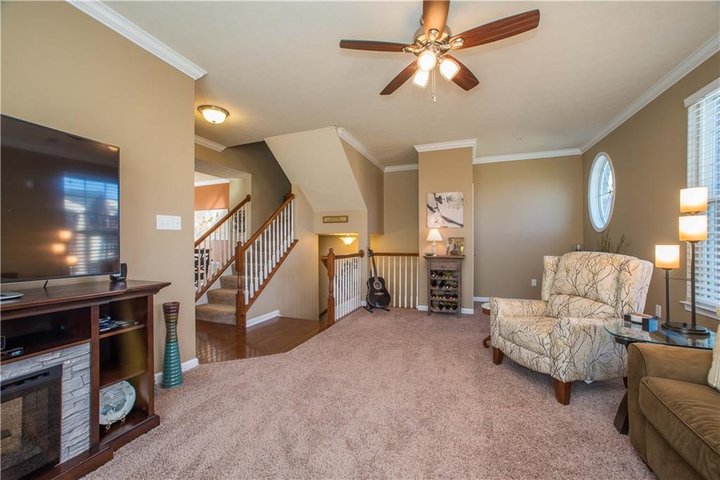 344 Maple Ridge Drive Canonsburg, PA 15317 - Photo 2 of 25 Awesome family room