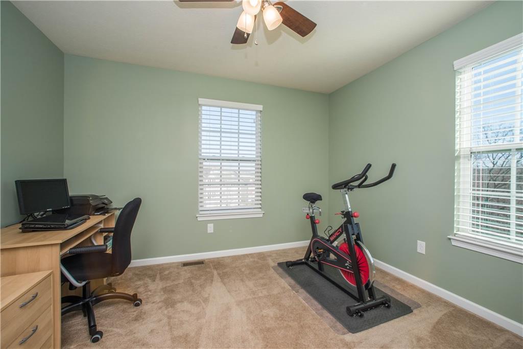 344 Maple Ridge Drive Canonsburg, PA 15317 - Photo 18 of 25 Another big bedroom w/ ceiling fan