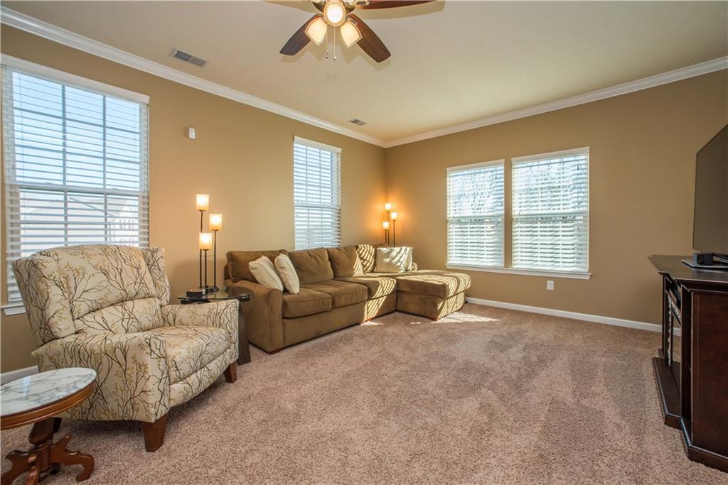 344 Maple Ridge Drive Canonsburg, PA 15317 - Photo 4 of 25 Extra side windows, ceiling fan