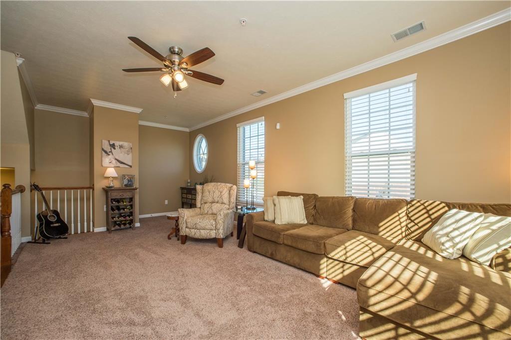 344 Maple Ridge Drive Canonsburg, PA 15317 - Photo 5 of 25 Crown molding