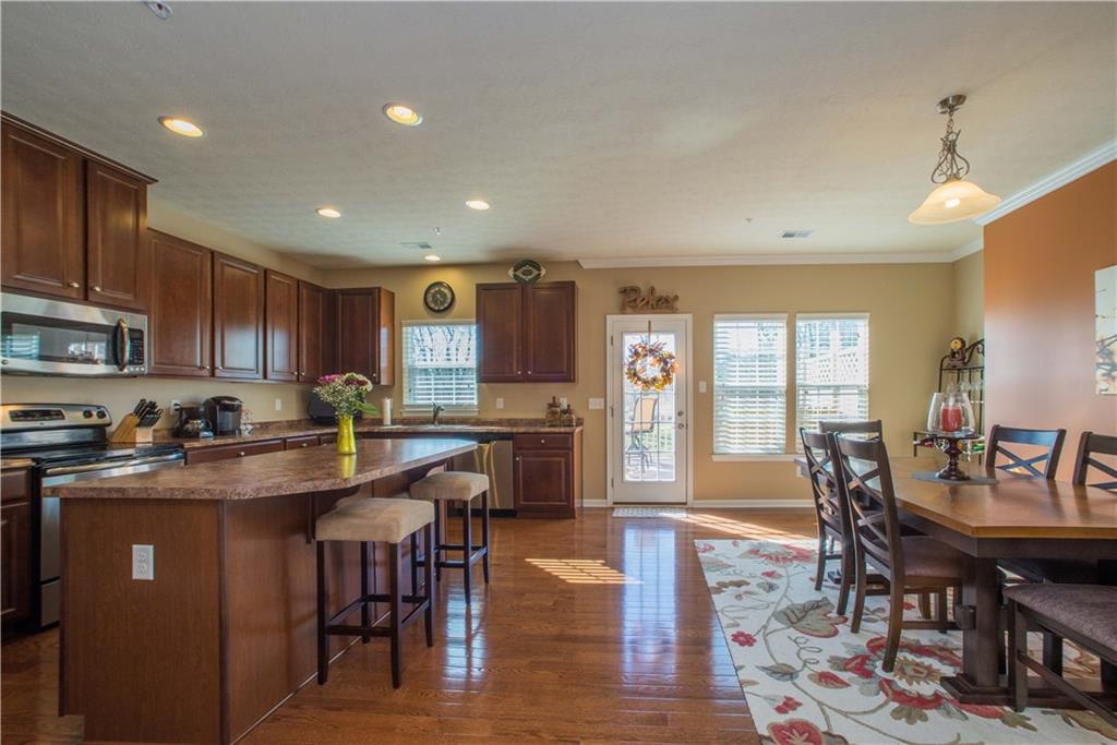 344 Maple Ridge Drive Canonsburg, PA 15317 - Photo 10 of 25 Bar top seating AND dining space