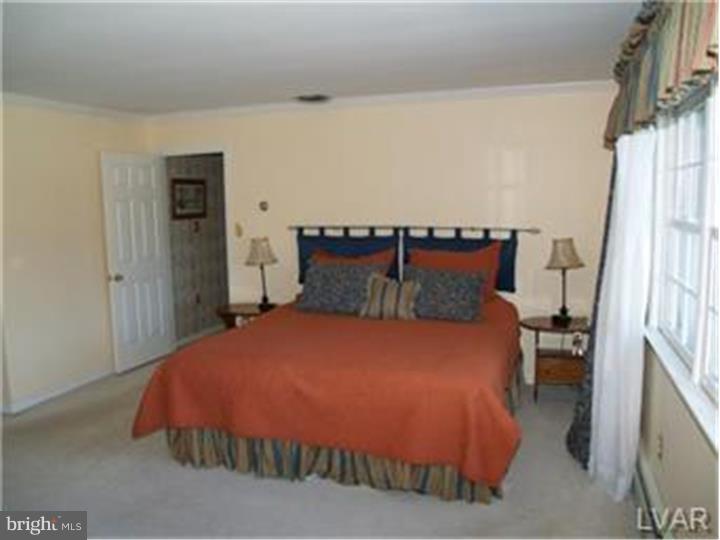 3058 Barnsdale Road Bethlehem, PA 18017 - Photo 10 of 16 Gallery Image 10