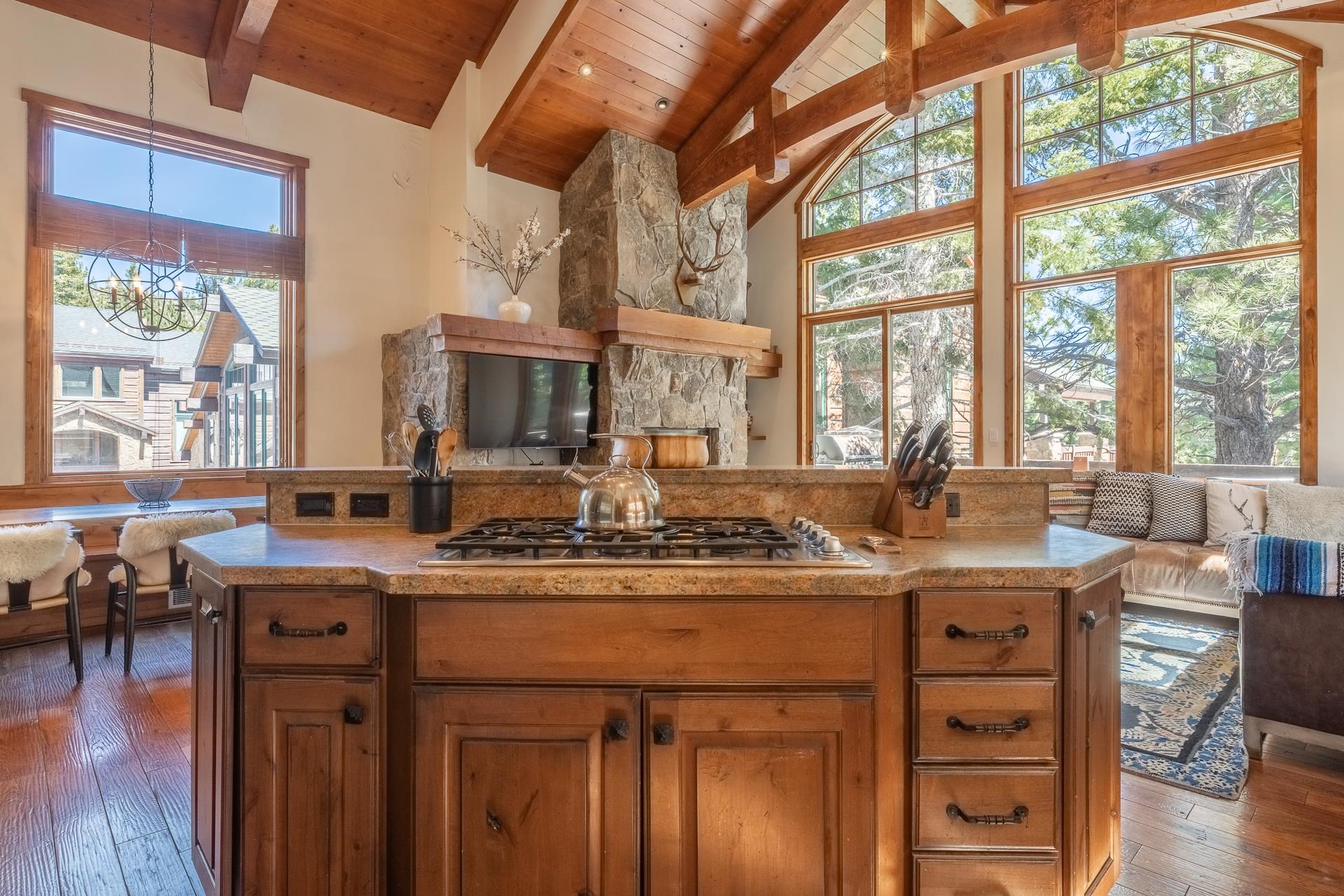 5808 Minaret Road, Unit 8 Mammoth Lakes, CA 93546 - Photo 12 of 57