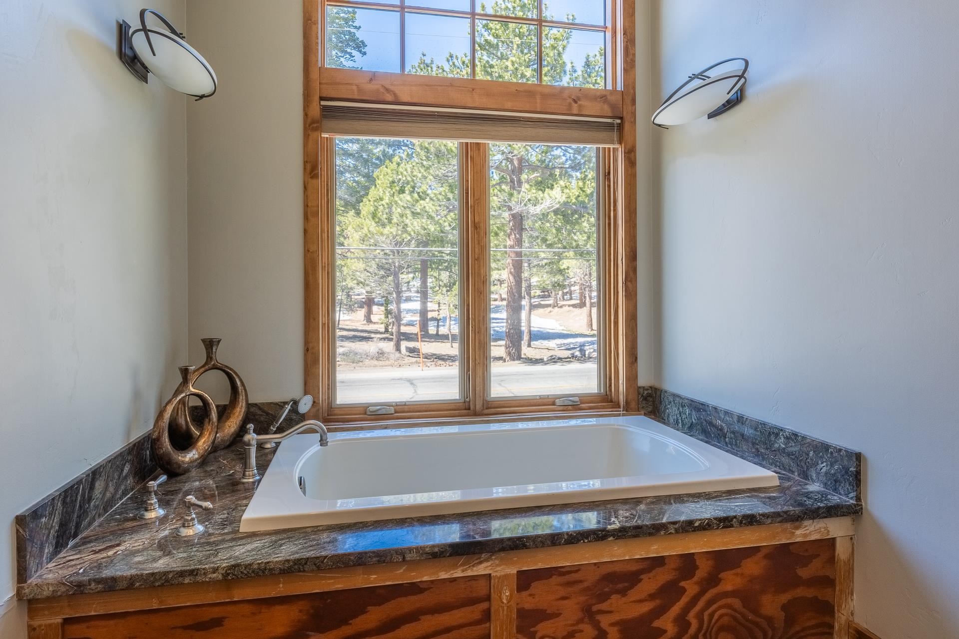 5808 Minaret Road, Unit 8 Mammoth Lakes, CA 93546 - Photo 26 of 57