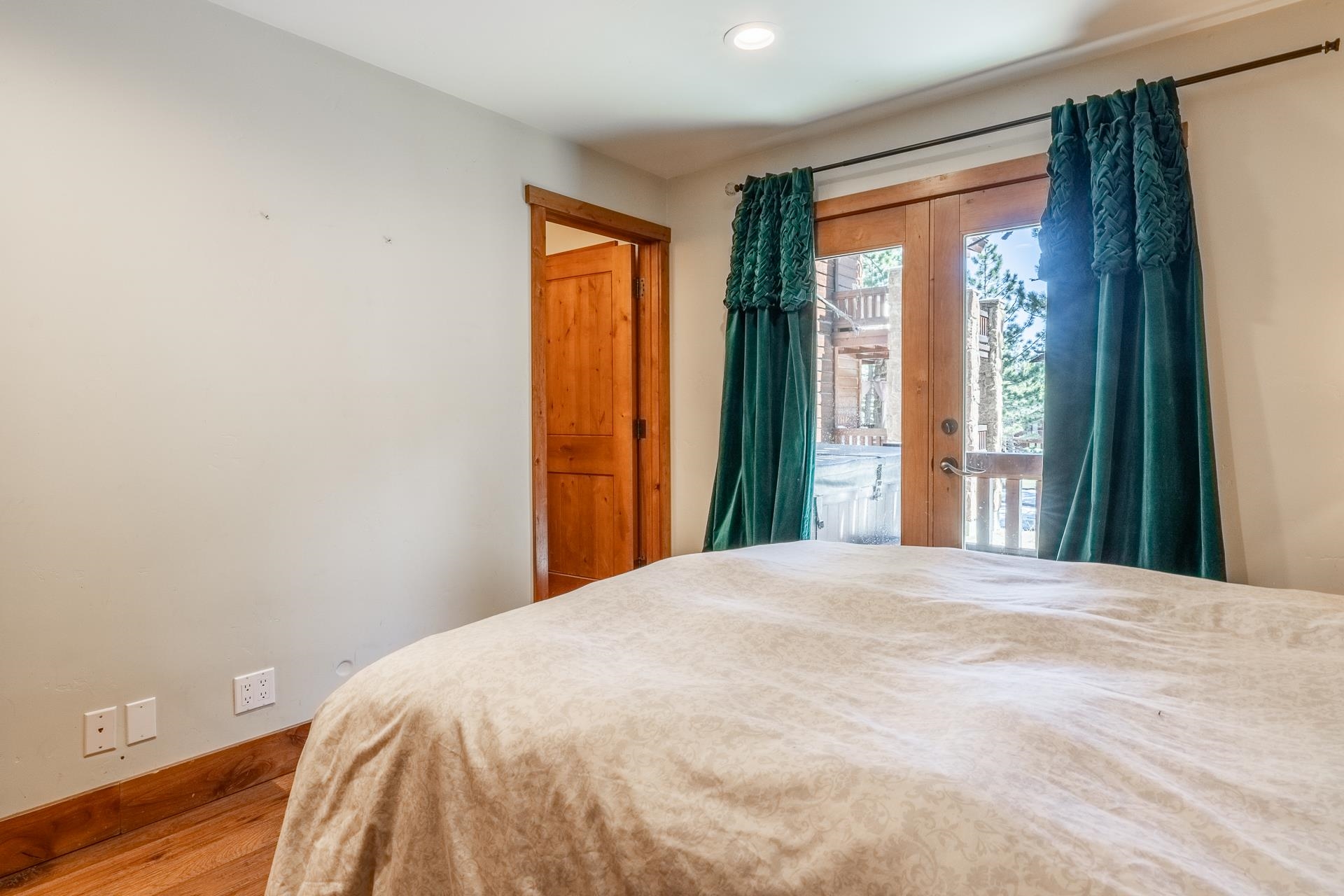 5808 Minaret Road, Unit 8 Mammoth Lakes, CA 93546 - Photo 39 of 57