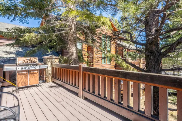 $1,900,000 | 5808 Minaret Road, Unit 8, Mammoth Lakes, CA 93546