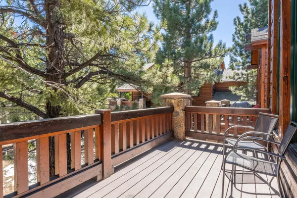 $1,900,000 | 5808 Minaret Road, Unit 8, Mammoth Lakes, CA 93546
