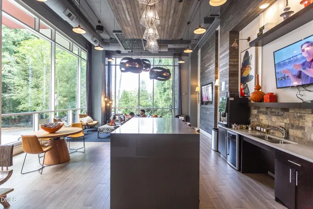 $1,950 | 2608 Erwin Road, Unit 428, Durham, NC 27705