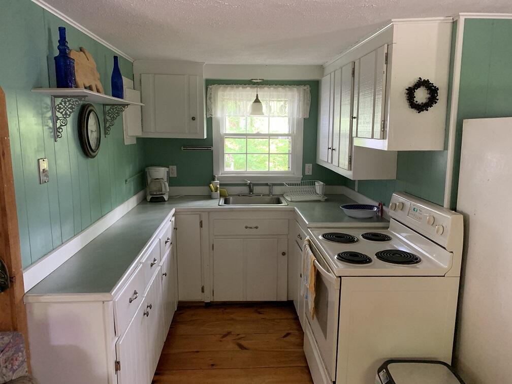 1627 Post Road, Unit 10 Wells, ME 04090 - Photo 5 of 13 Kitchen