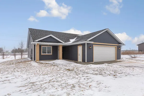 $289,900 | 804 2nd Street Southeast, Dodge Center, MN 55927
