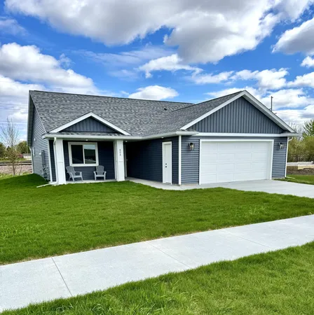 $289,900 | 804 2nd Street Southeast, Dodge Center, MN 55927