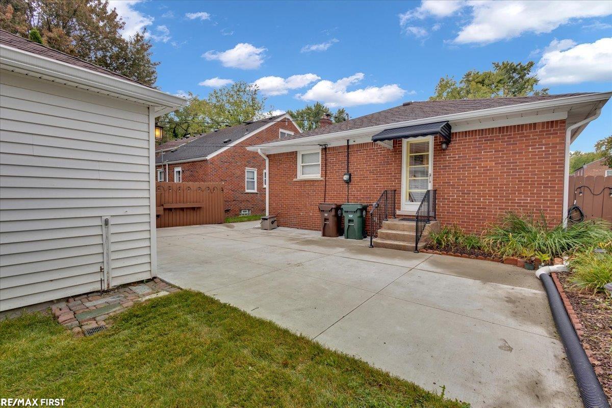 1794 Bournemouth Road Grosse Pointe Woods, MI 48236 - Photo 7 of 32