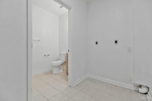 $325,000 | 8090 Tippin Avenue, Pensacola, FL 32514