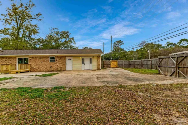 $325,000 | 8090 Tippin Avenue, Pensacola, FL 32514