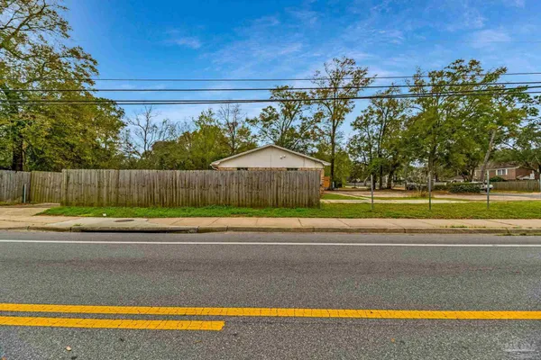 $325,000 | 8090 Tippin Avenue, Pensacola, FL 32514