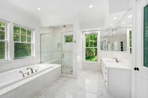 $6,800,000 | 8 Widow Coopers Path, Sag Harbor, NY 11963