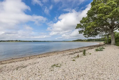 $6,800,000 | 8 Widow Coopers Path, Sag Harbor, NY 11963