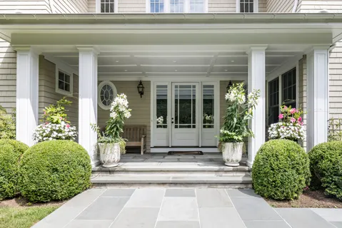 $6,800,000 | 8 Widow Coopers Path, Sag Harbor, NY 11963