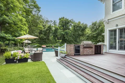$6,800,000 | 8 Widow Coopers Path, Sag Harbor, NY 11963