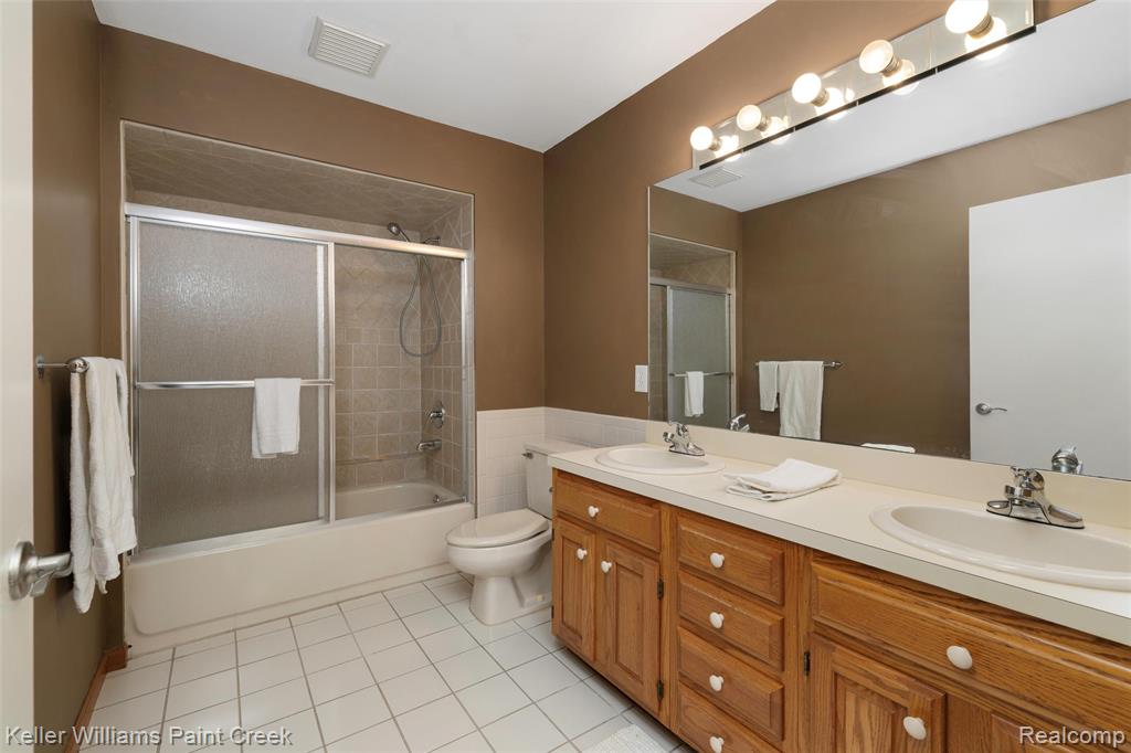 2390 Noble Road Oxford, MI 48370 - Photo 31 of 60 Gallery Image 31