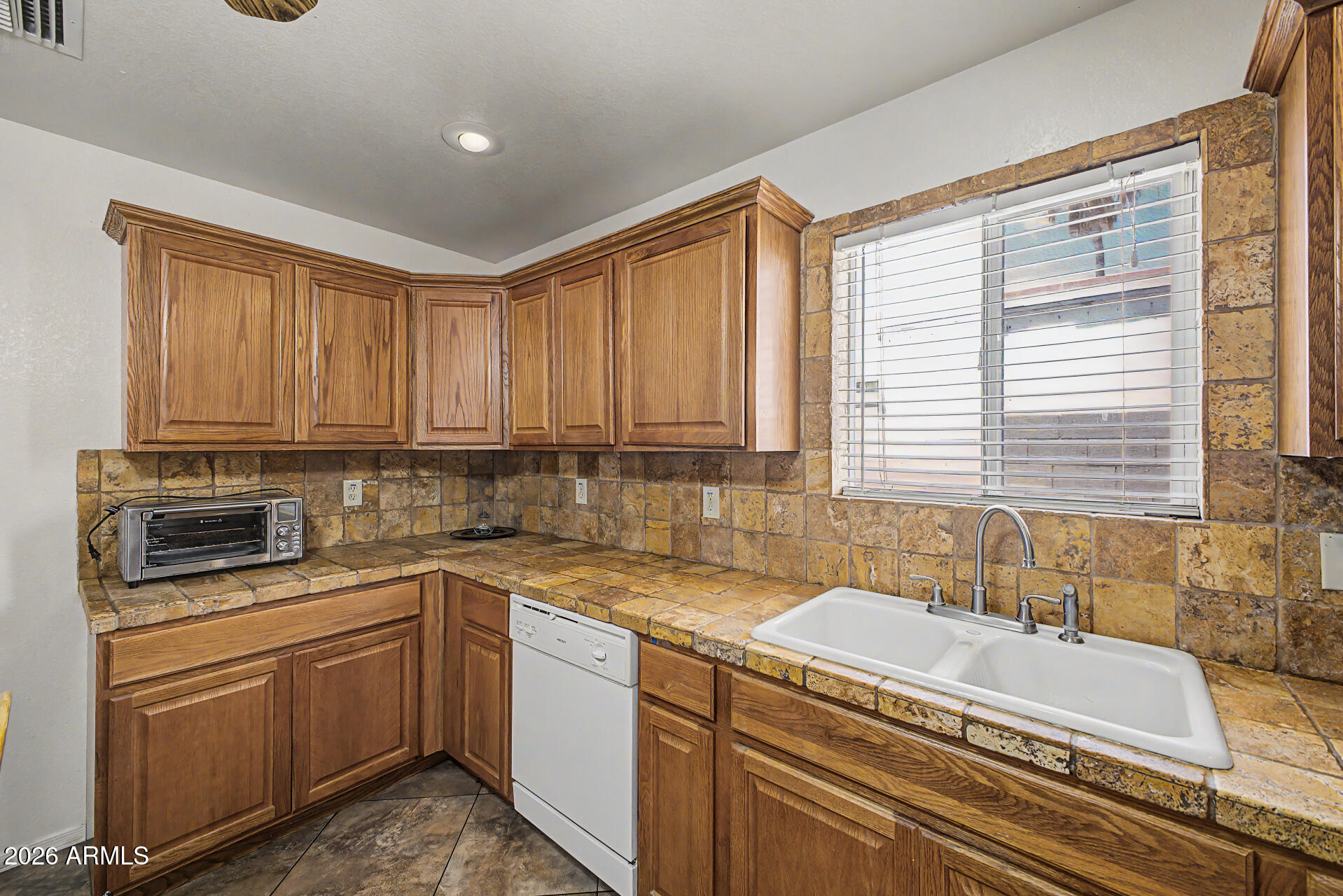 1564 South Royal Palm Road Apache Junction, AZ 85119 - Photo 8 of 28