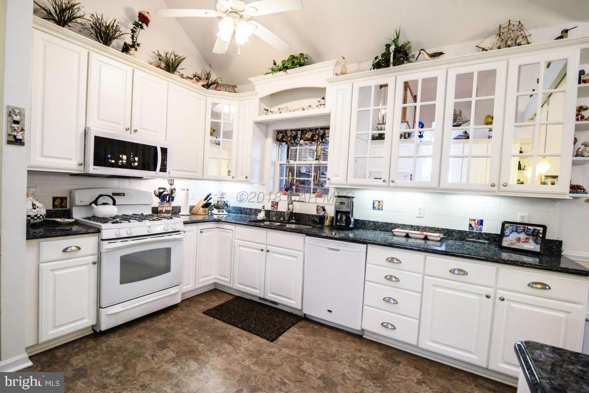 26 Falcon Bridge Road Ocean Pines, MD 21811 - Photo 3 of 62