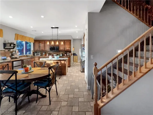 $2,995 | 211 Belle Isle Court, Henderson, NV 89012