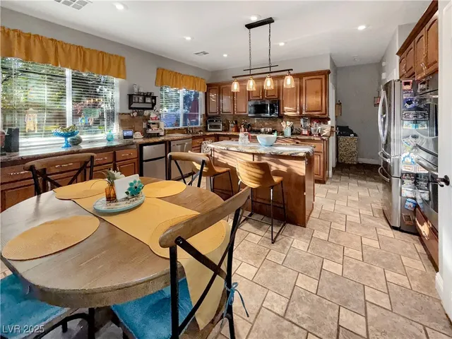 $2,995 | 211 Belle Isle Court, Henderson, NV 89012