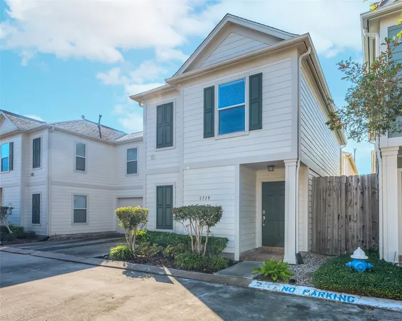 $2,150 | 1719 Redwing Bluff Drive, Houston, TX 77009