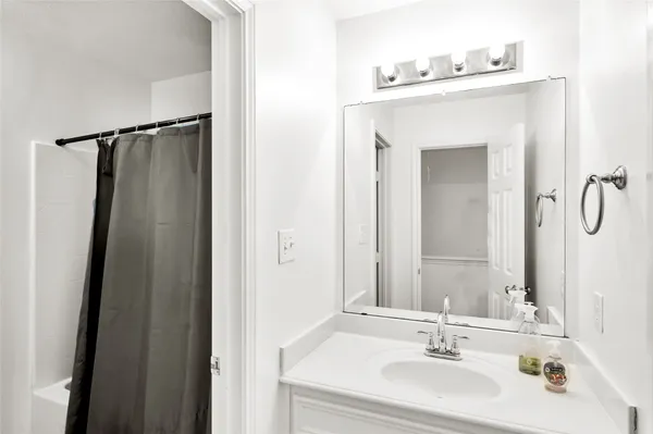 $2,150 | 1719 Redwing Bluff Drive, Houston, TX 77009