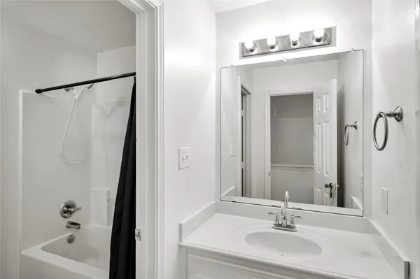 $2,150 | 1719 Redwing Bluff Drive, Houston, TX 77009