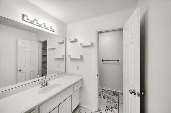 $2,150 | 1719 Redwing Bluff Drive, Houston, TX 77009